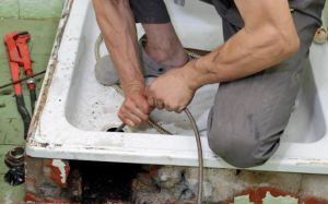 Как да почистите тръби в частна къща (снимка) Как да почистите канализационни тръби в частна къща