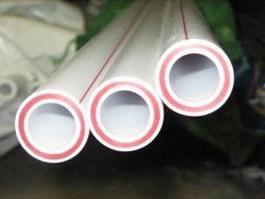 Снимка на полипропиленова тръба, подсилена с фибростъкло и алуминий Полипропиленова тръба, подсилена с фибростъкло и алуминий