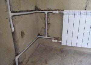 Скрийте отоплителните тръби в стената Снимка: Скриване на отоплителни тръби в стената