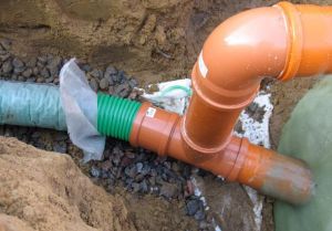 Изолиране на канализационна тръба с почва Снимка: Топлоизолация с помощта на канализационна почва