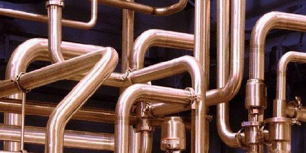 фрагмент от отоплителната система от меди Снимка – фрагмент от медна отоплителна система