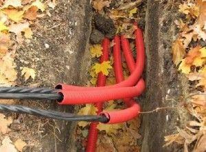 procladka kabelia v polie`tilenovy`kh trubakh Снимка: Монтаж на кабели в полиетиленови тръби