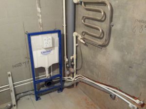 ВиК услуги за баня „Направи си сам“ Снимка: Направи си сам монтаж на тръби за баня