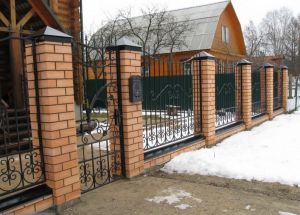 Заварена ограда от профилна тръба Снимка - Направи си сам ограда, изработена от гофрирана тръба