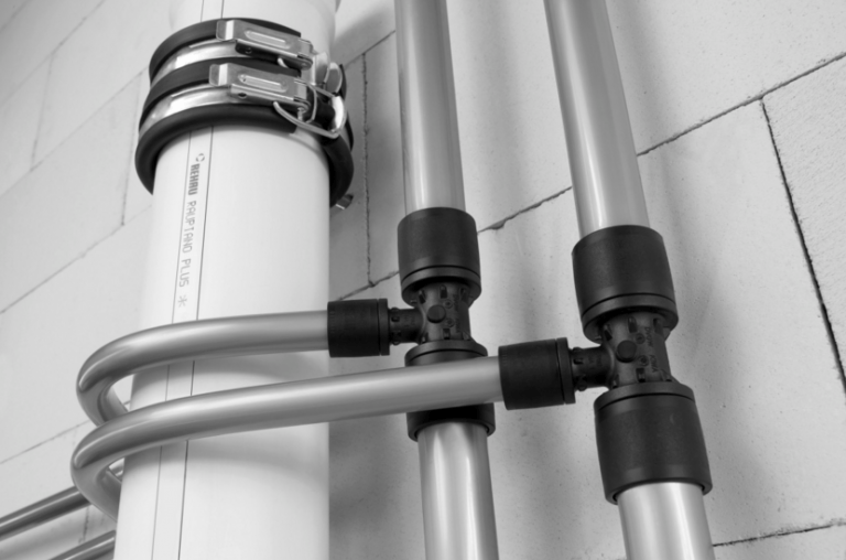 Снимка: Тръби от омрежен полиетилен за водоснабдяване