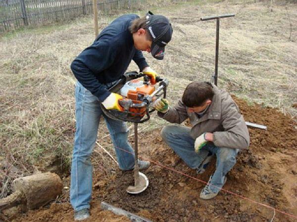 пробиване на шурфове Снимка – сондажни ями