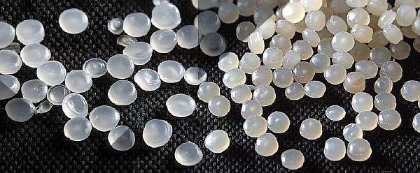 гранулирани плочки Снимка – гранулиран полиетилен