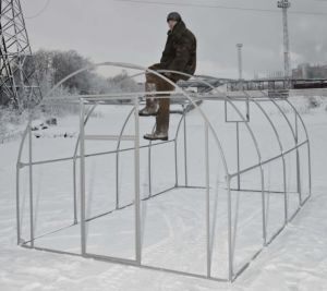 монтаж на метална оранжерия Снимка: Монтаж на метална оранжерия