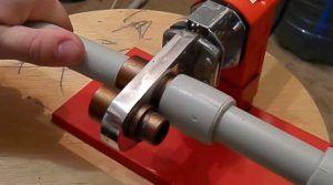 запояване на пластмасови тръби Снимка: запояване на пластмасови тръби