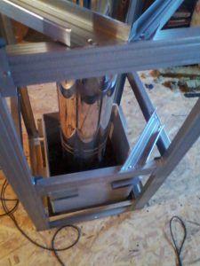 сандвич тръба за отвеждане на дим през покрива Снимка: Сандвич коминна тръба през покрива