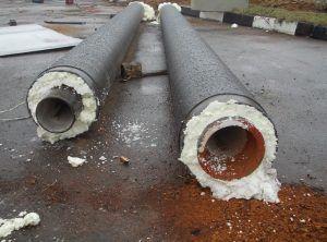 топлоизолация от полиуретанова пяна Снимка: Изолация от полиуретанова пяна за стоманени тръбопроводи