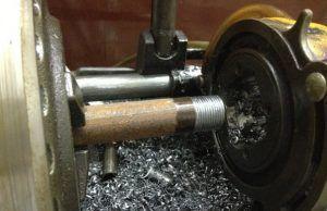 Нарязване на резба на тръба Снимка: Рязане на резба на тръба