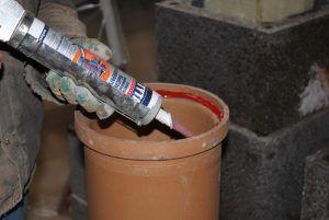 Нанасяне на уплътнителни вещества Снимка: Нанасяне на уплътнители