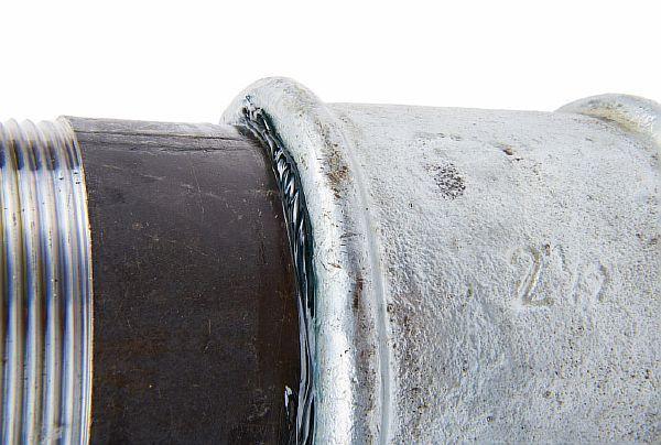 Уплътнител за резбови тръбни връзки Снимка 1. Уплътнител върху резбова тръбна връзка