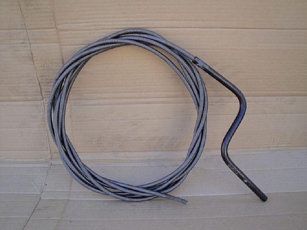 Гъвкава тел за премахване на запушвания Снимка 5. Гъвкава тел за почистване на запушвания в канализационни тръби.