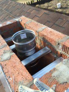 патрон в коминната шахта Снимка на патрон в коминна шахта