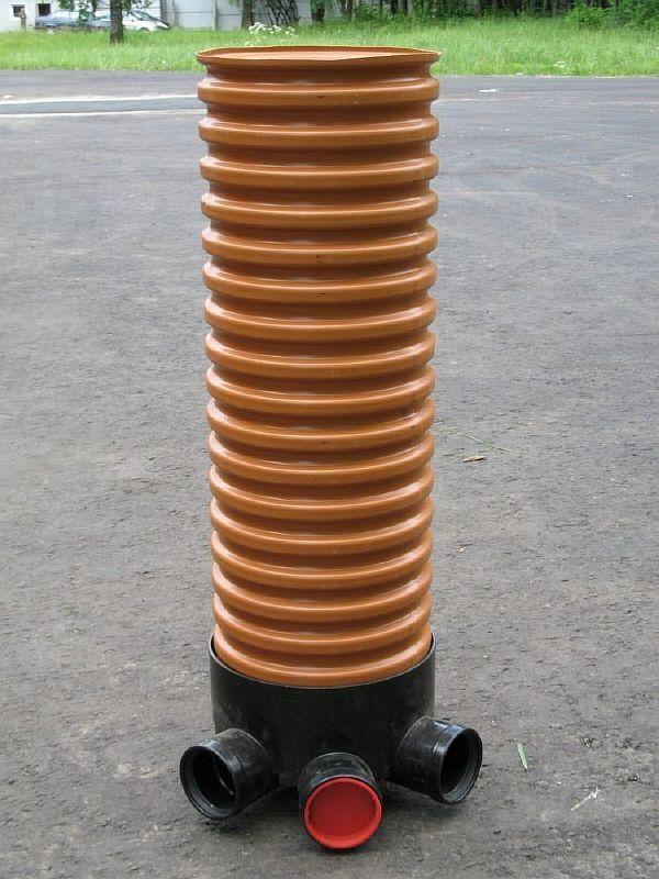 конструкция за отвода грунтовой води На снимката, конструкция за отводняване на подземни води е оборудвана с такива инспекционни кладенци.