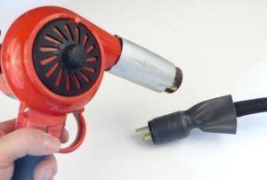 зелен феном изолация Снимка: Затопляне на изолационен материал със сешоар