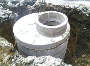 Снимка на бетонен кладенец Снимка: бетонна канализационна шахта