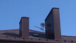 металопрофил за обшивки димохода Снимка - пример за използване на метални профили за облицовка на комина.