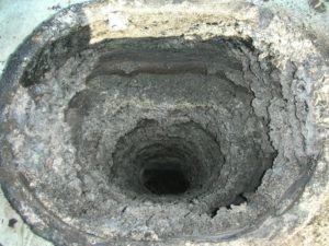 dy`movoi` kanal zabity`i` soazhei` Ето как изглежда димен канал, запушен със сажди.