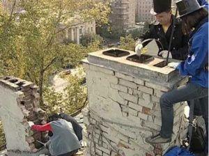 почистване на комина от сажди Снимка 13. Почистване на димоотвода от сажди отгоре