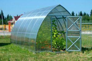 Направи си сам изграждане на куполна оранжерия от PVC тръби Снимка – вариант на куполна оранжерия, изработена от PVC тръби