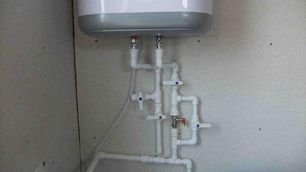 podcliuchenie boi`lera vodoprovodu iz polipropilena Снимка – свързване на бойлер към полипропиленов водопровод