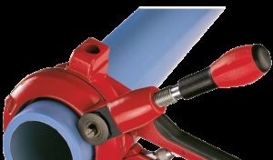 rezak dlia plastikovy`kh kanalizatcionny`kh trub Снимка – Резачка за пластмасови канализационни тръби