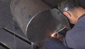 Снимка - Основата е заварена към тръбата.