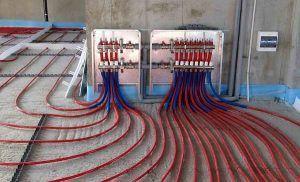 Снимка - Свързване на система за подово отопление с вода.