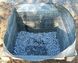 Снимка - Запълване с натрошен камък.