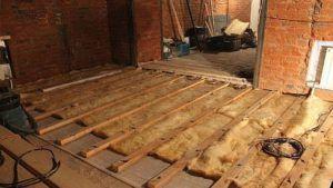 Снимка - Монтаж на топлоизолация и хидроизолация