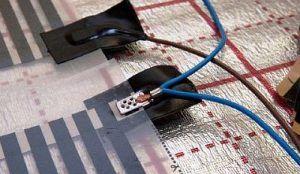 Снимка - Монтаж на клеми и свързващи кабели