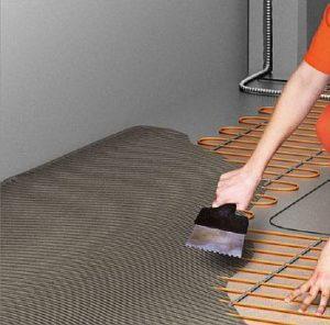 Снимка – нанасяне на циментово лепило