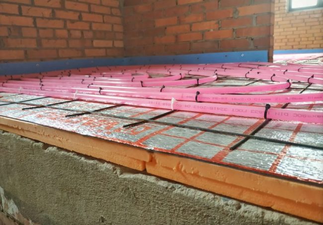 Снимка - Пай с подово отопление