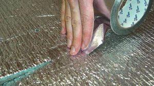 Снимка - Монтаж на ролкова фолиева изолация