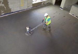 Снимка - Изравняване и почистване на подовата настилка