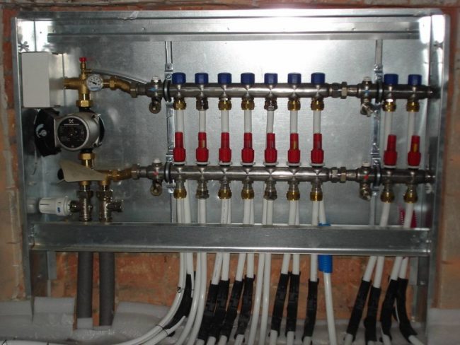 Снимка - Монтаж на разпределителен шкаф