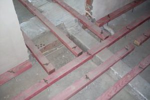 Снимка - Монтаж на летви върху греди