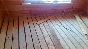 Снимка - Почистване на дървена повърхност