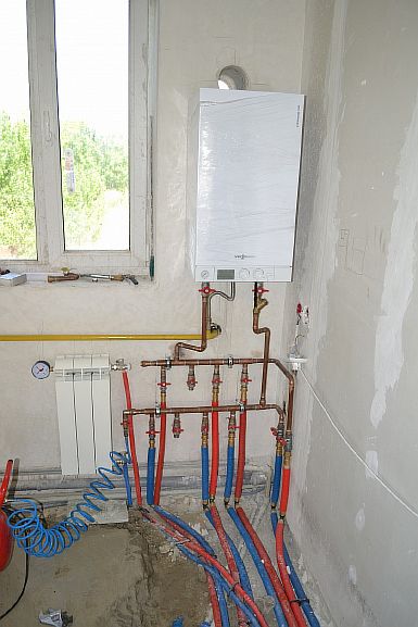 Снимка - Свързване на подово отопление с вода към радиатор