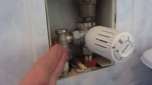 Снимка - Термостатичен монтажен комплект за подово отопление