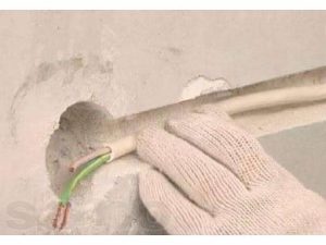 Снимка - Изработване на вдлъбнатини за проводници