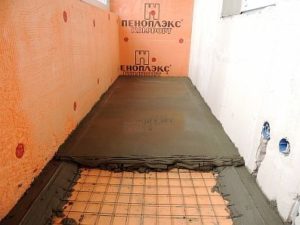 Снимка - Запълване на изолацията със замазка