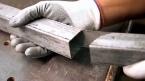 Снимка - Детайлът е огънат назад