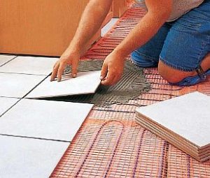 Снимка - Монтира се финалното покритие