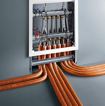 Снимка - Връзка чрез колектор