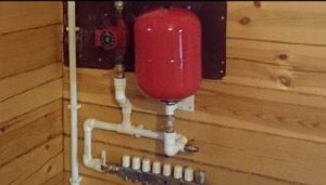 Снимка - Монтаж на разширителен резервоар
