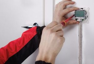 Кой термостат да изберете за подово отопление – оценки през април 2026 г.